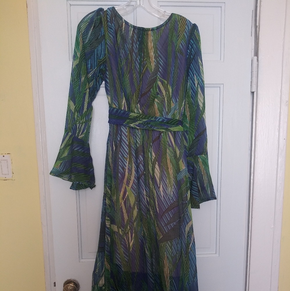 Dress - Picture 2 of 7